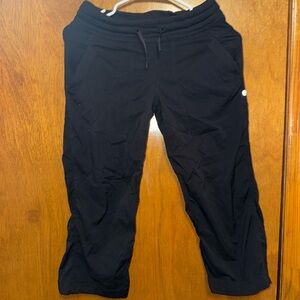 Dance studio Lululemon - size 2